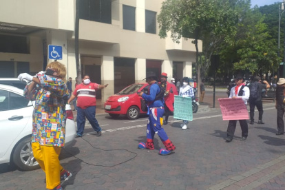 Personal de los circos pasan crisis económica en el mes de la fundación, por la pandemia.