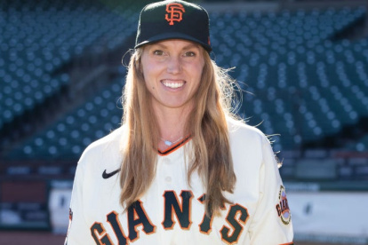 Alyss Nakken, con 30 años, marca un precedente el el béisbol profesional de Estados Unidos .