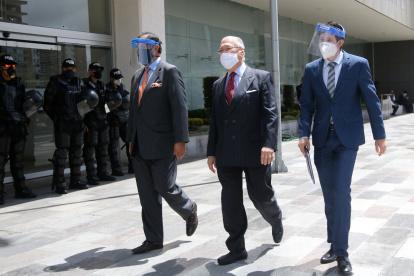 Juan Falconí Puig llegó al Complejo Judicial.