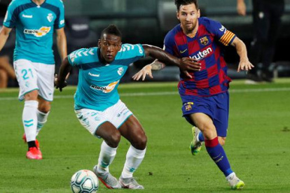 Pervis Estupiñán (i) está en ascenso.