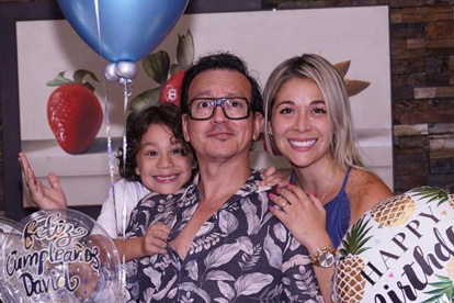 Catherine con su esposo e hijo.