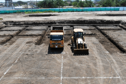 Vista del terreno donde aún se pretende construir el hospital de Pedernales.