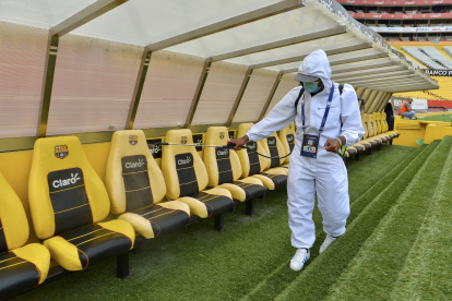 Personal del club estuvo encargado de sanitizar varias áreas del estadio antes y durante el partido.