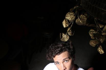 Tiene 24 años y vive en Londres con su padre, el empresario, Eduardo Maruri.