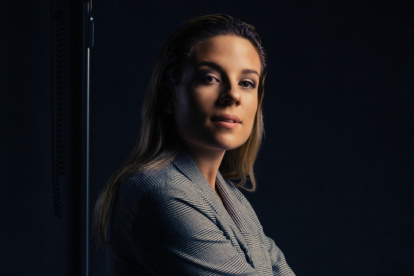 Se muestra como mujer real, que viste con intención, confiada y con la mejor versión de sí misma.