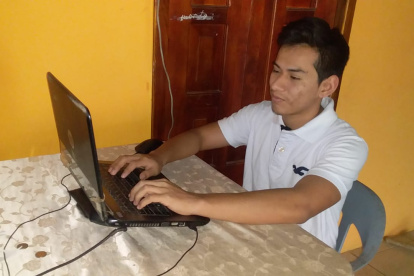 Muchos aspirantes no lograron inscribirse durante la mañana.