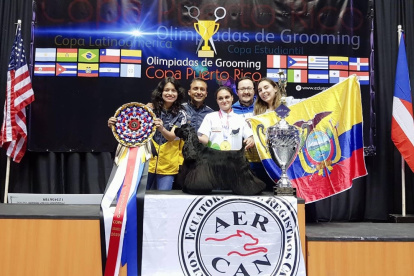 El premio se lo llevó gracias al trabajo que hizo con su perro cocker Nelson Mandela.