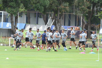 Los integrantes de Emelec se continúan preparando de cara al regreso a la actividad.