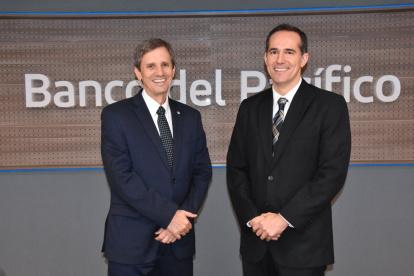 Andrés Baquerizo junto a Mario Paz y Miño, presidente del Directorio del Pacífico.