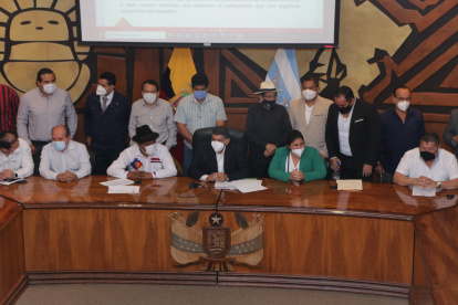 Los alcaldes de la zona 5 del país pidieron el pago de lo adeudado o sino iban a protestar en las calles.