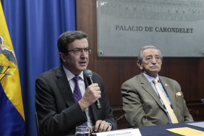 El procurador Íñigo Salvador espera una solución diplomática a la presencia de la flota china frente a Galápagos.