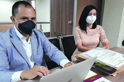 Diligencia. El fiscal César Suárez convocó para este jueves al expresidente Bucaram y su hijo para que rindan una versión voluntaria.