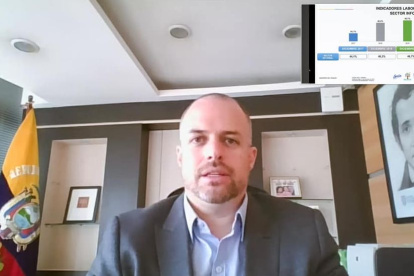 El ministro de Trabajo, Andrés Isch, explicó la modificación y señaló que esta no corresponde a la Ley de Apoyo Humanitario.