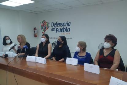 Denuncia. A la Defensoría del Pueblo acudieron artistas y gestores culturales.