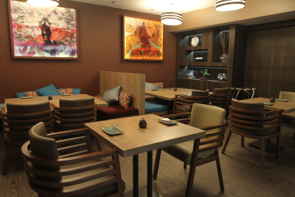 En Mikka, los comensales degustan exquisita cocina nikkei  (de Japón y Perú)