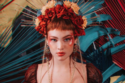 La danza es otro de sus talentos, la practica desde su niñez.