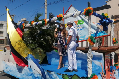 Hecho. Casey Barquet, reina del cantón, participó del acto esta mañana.
