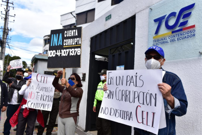El pasado 14 de julio simpatizantes del movimiento Compromiso Social acudieron a la audiencia por el proceso contra el contralor Pablo Celi, por supuesta infracción electoral.