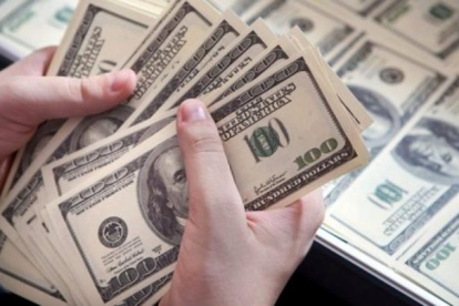 Ecuador negocia con acreedores para solucionar su déficit fiscal.