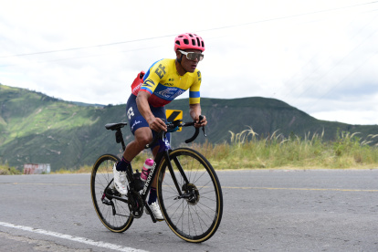 Caicedo entrenó en las carreteras de Carchi e Imbabura previo a su viaje a Europa, donde se prepara para el Giro.