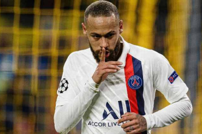 El brasileño Neymar reconoció que quiere volver al Barcelona, pero la directiva no lo tomará en cuenta