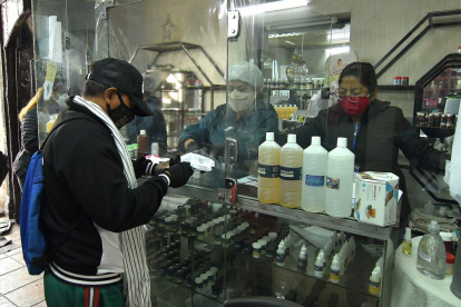 El pasado mes de julio el Senado nacional de Bolivia aprobó el uso del dióxido de cloro en el país sudamericano a pesar de que varias personas han sido hospitalizadas después de ingerirlo.