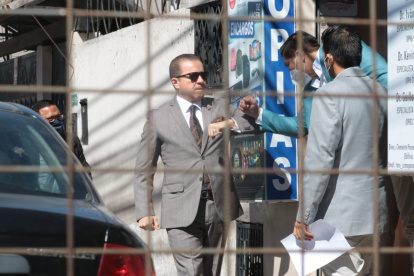 Luigi García, abogado defensor de Daniel Salcedo, acudió a la cárcel de El Inca para la versión de su cliente.