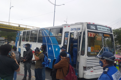 Control. El operativo se realizó la mañana de este miércoles 5 de agosto, en los exteriores del estadio Monumental.