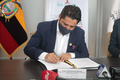 El ministro de Producción, Iván Ontaneda, impulsa la postulación de nuevos proyectos.