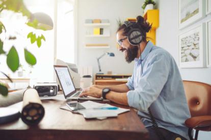 Ocupación. Los nuevos perfiles profesionales se encaminan a la tecnología, como redes sociales.