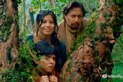 Orlando Herrera, Antonella Valeriano y Diego Ulloa en una escena del primer tráiler.