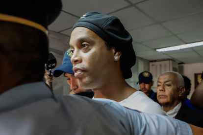 Ronaldinho Gáucho pasó la cuarentena por el coronavirus en prisión.
