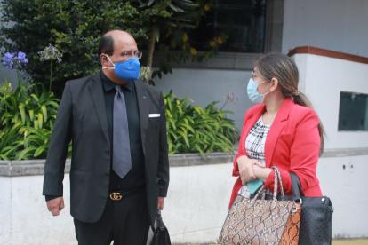 Defensa. La abogada defensora de Mendoza, María Gabriela Moreira, al llegar a una de las audiencias del caso.