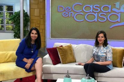 Ana con María Paula Romo.