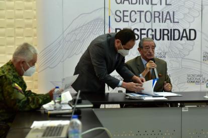 El ministro de Defensa Oswaldo Jarrín preside el gabinete de Seguridad que se reúne en la Recoleta de Quito.