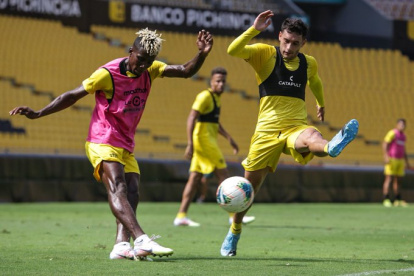 Adonis Preciado (i) y Emmauel Martínez serán titulares mañana frente a Orense en el Monumental.