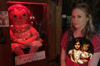 La muñeca original de Anabelle en el museo de ocultismo de los Warrens.