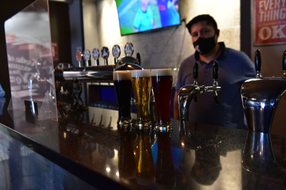 Nelson Calle, dueño de Abysmo Brewing, señala que el sector ha perdido el 85 % de sus ventas.