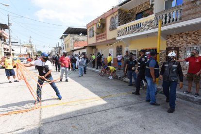 Hecho. En el operativo también desarmaron algunas canchas donde decenas de personas estaban jugando.