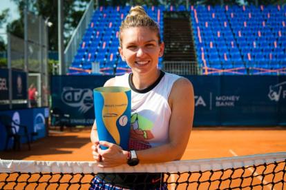 Simona venció a  la belga Elise Mertens, tercera cabeza de serie en Praga, por 6-2 y 7-5.