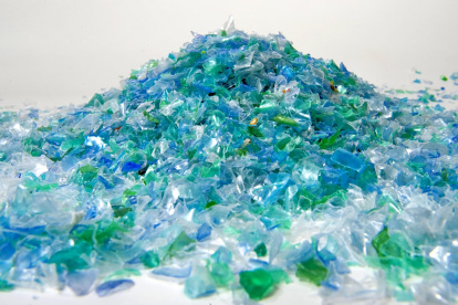 Los científicos encontraron diferentes tipos de microplástico en el organismo, incluyendo el PET utilizado en las botellas de plástico.