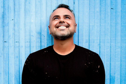 El cantante y productor discográfico tiene 40 años.