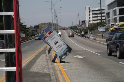 La Autoridad de Tránsito Municipal (ATM) colocó letreros en la avenida Carlos Julio Arosemena.
PERIODISTA : JOSE PIZZA

FECHA : 18/08/2020 

Agencia (ag-extra)