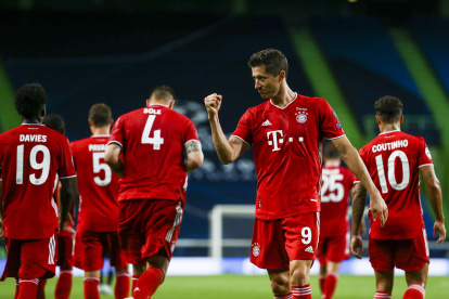 El Bayern de Múnich pasó unos sustos al inicio del partido, pero después dominó con claridad