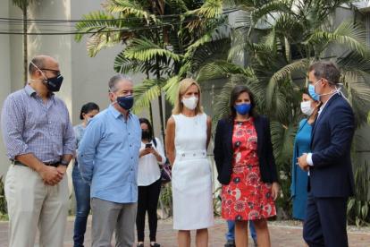 Reunión de los ministros con autoridades del colegio Alemán Humboldt de Guayaquil.