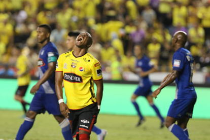 Pedro Pablo Velasco, lateral del Ídolo, sería baja ante el Bombillo.