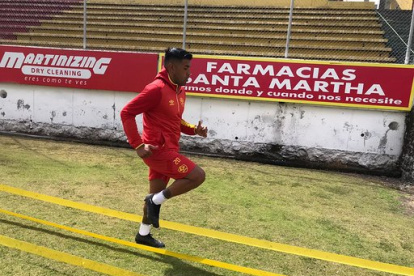 Sergio López, volante ofensivo de Aucas, es una de las primeras opciones para la la mitad de la cancha