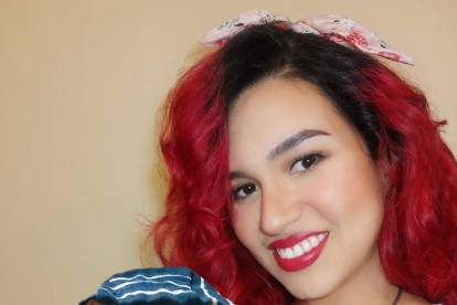 Gabriela con su pequeño hijo que según ella seguirá sus pasos de artista.