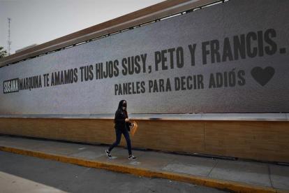 Lima, capital de Perú, es el lugar de la campaña "Paneles para decir adiós".