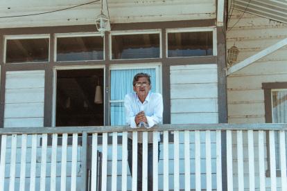 La poesía reunida del autor, nacido en 1958, se lanzará en septiembre.